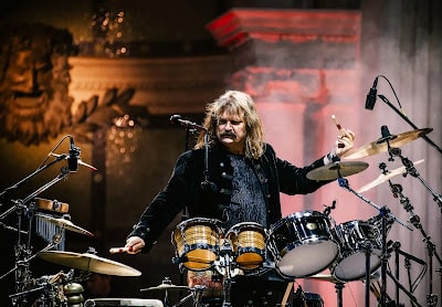 Leslie Mandoki Portrait at his drums